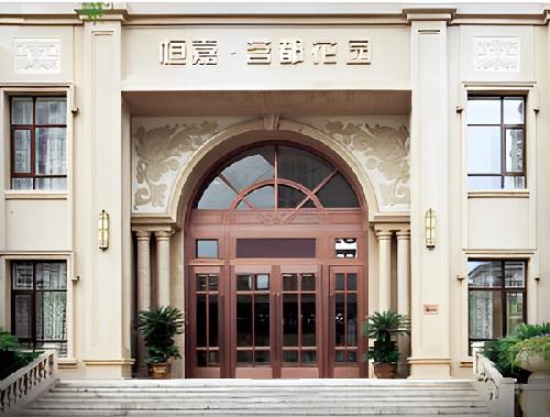 銅門實(shí)景工程案例10