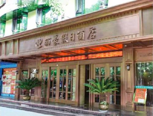 銅門實(shí)景工程案例05